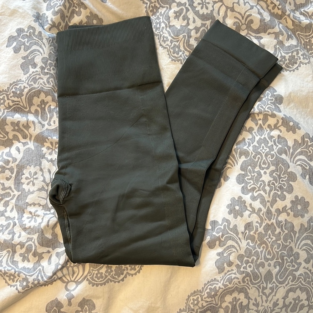Lululemon athletica olive green seamless leggings